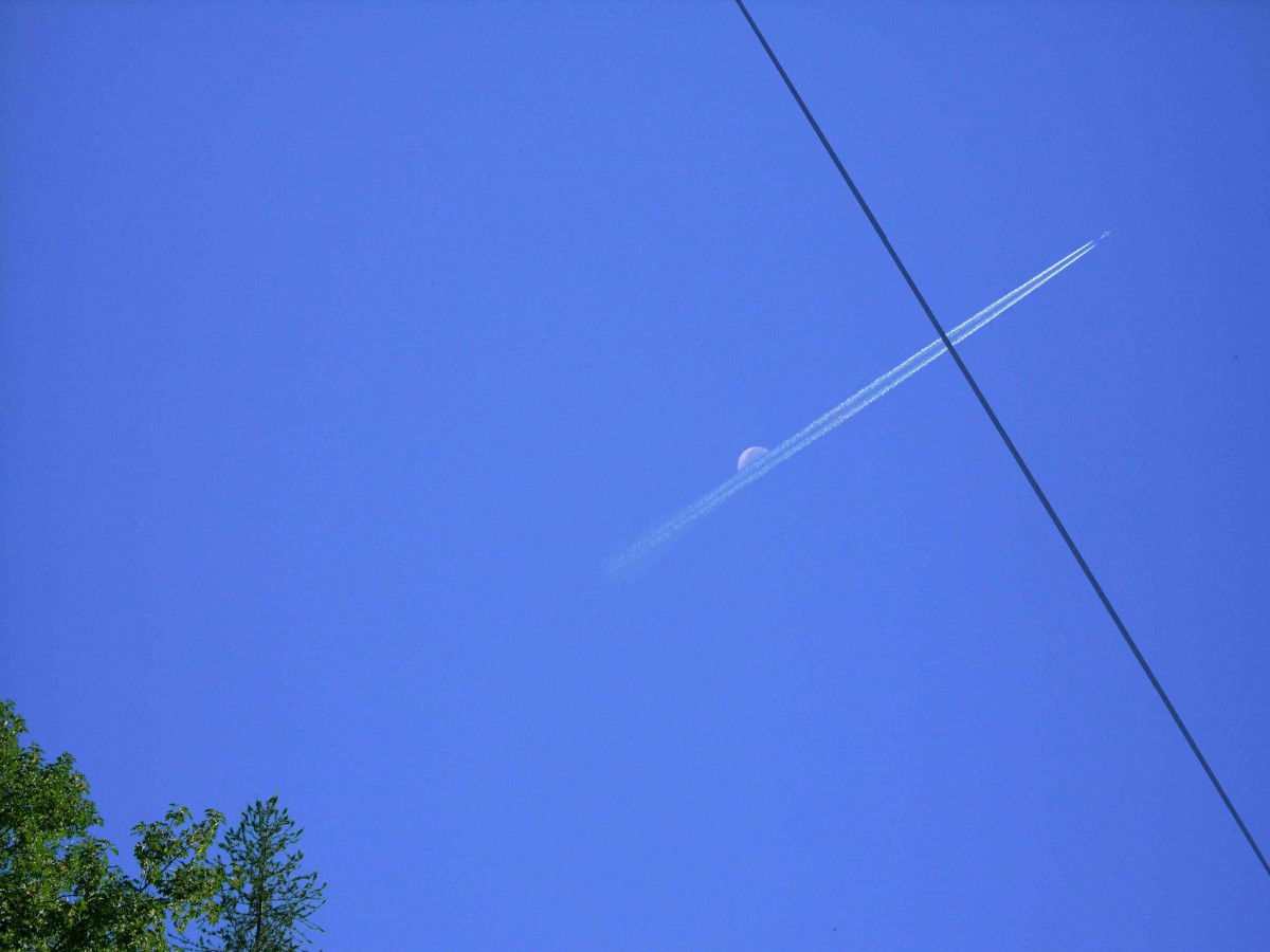 sara avion lune